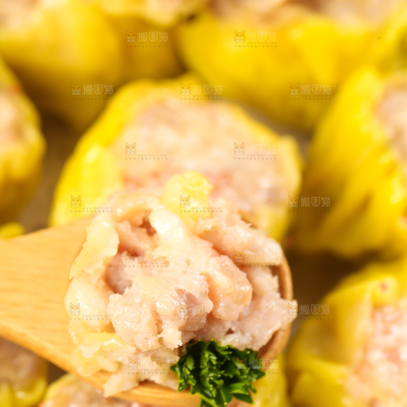 深底上的虾肉烧卖