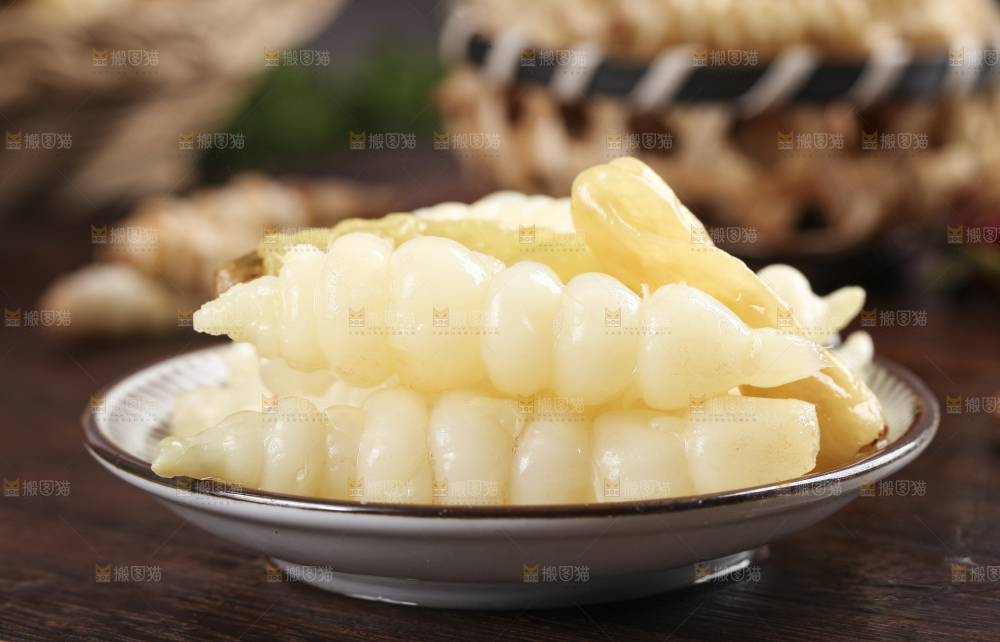 盘子里的泡椒宝塔菜