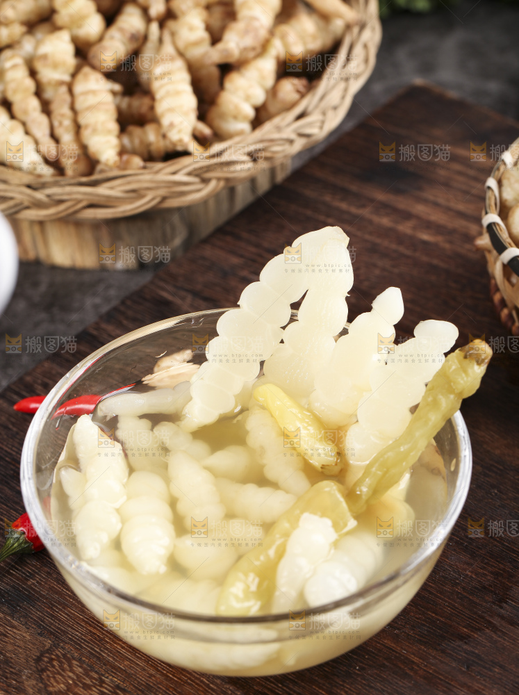盘子里的泡椒宝塔菜