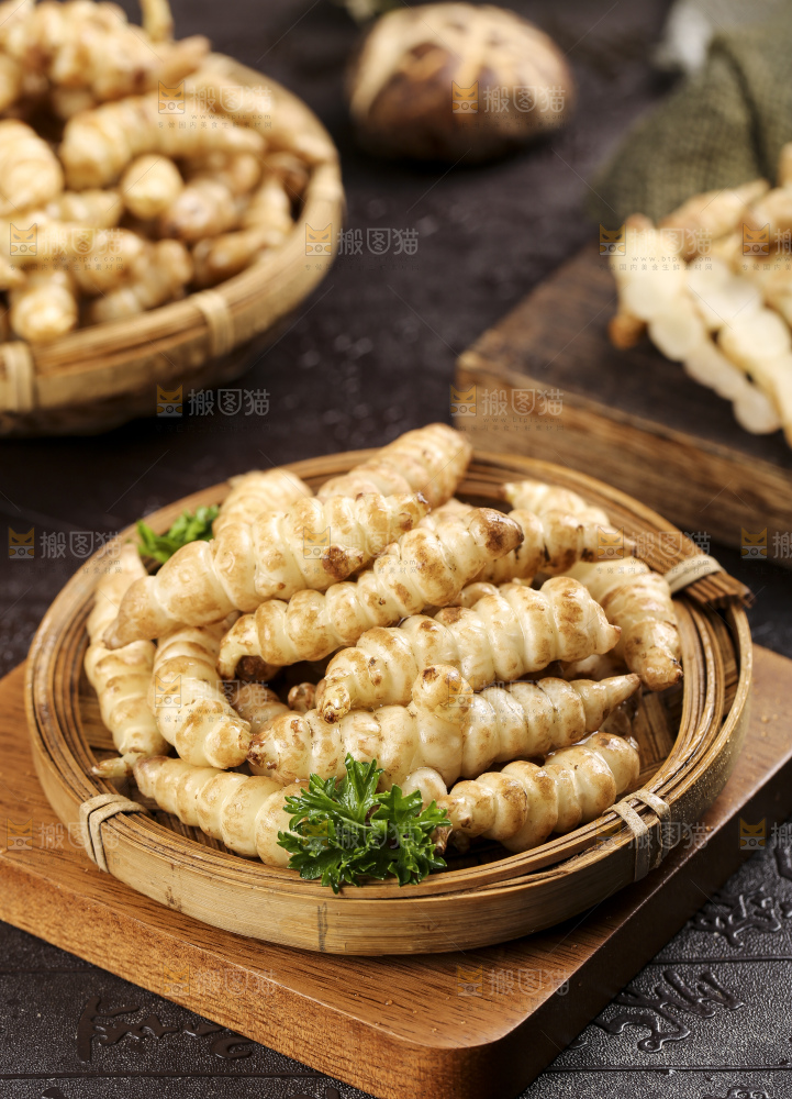深底上的宝塔菜