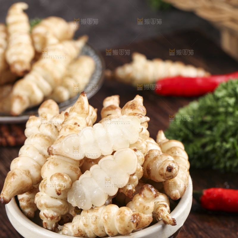 深底上的宝塔菜