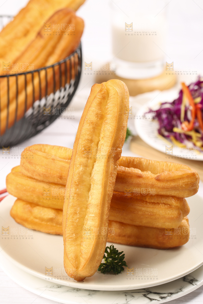 浅底上的香酥油条