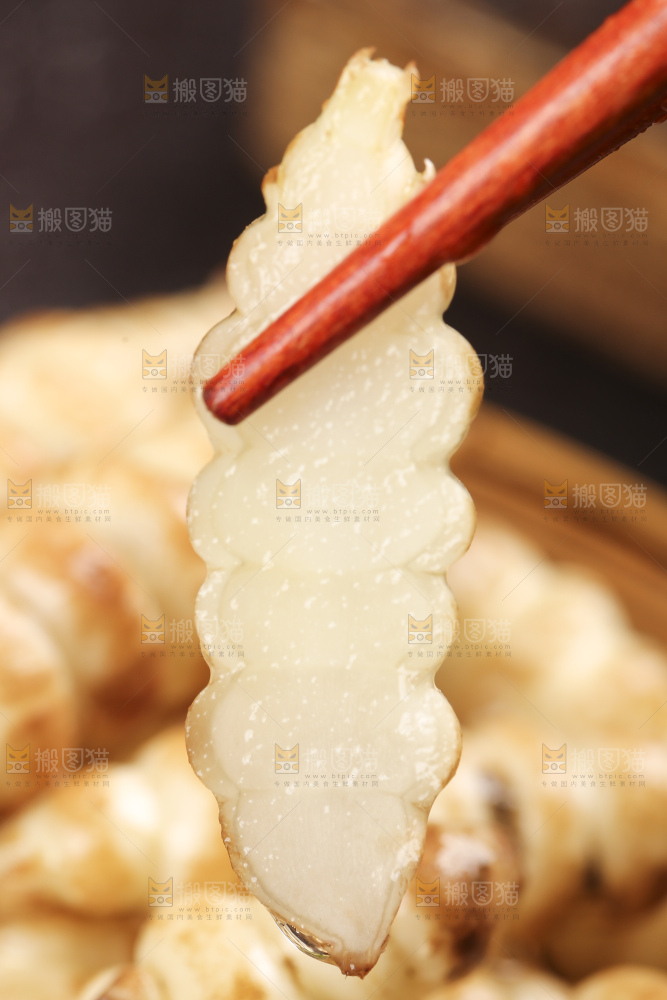 深底上的宝塔菜