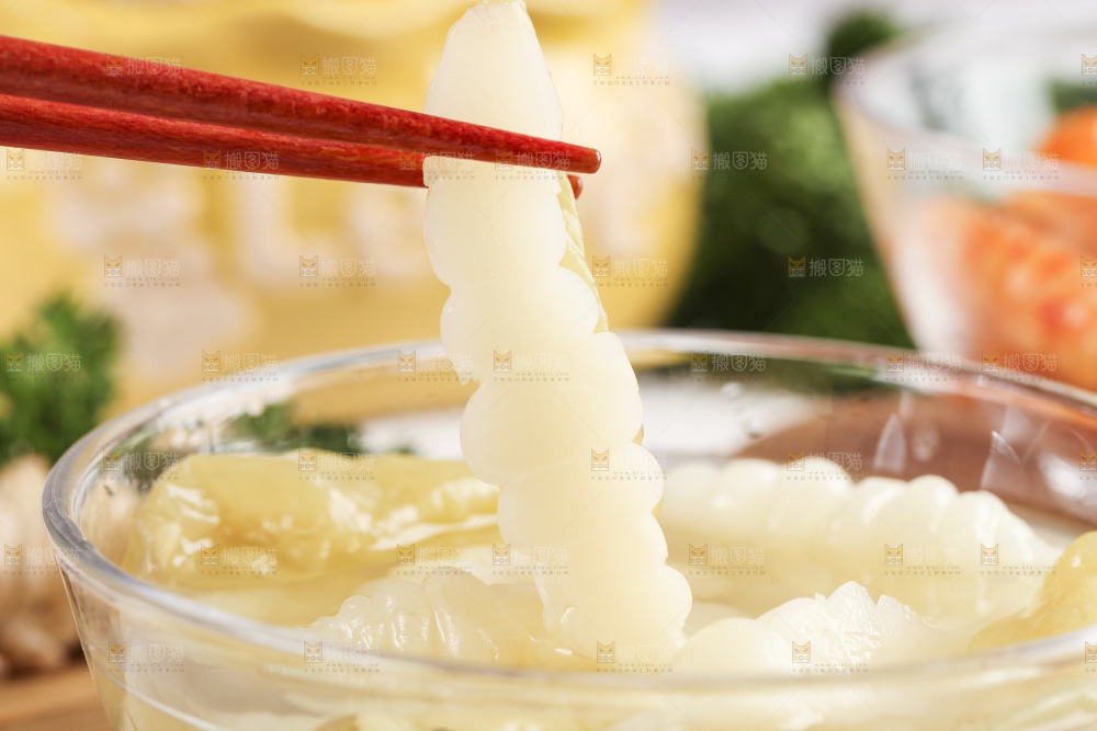 盘子里的泡椒宝塔菜