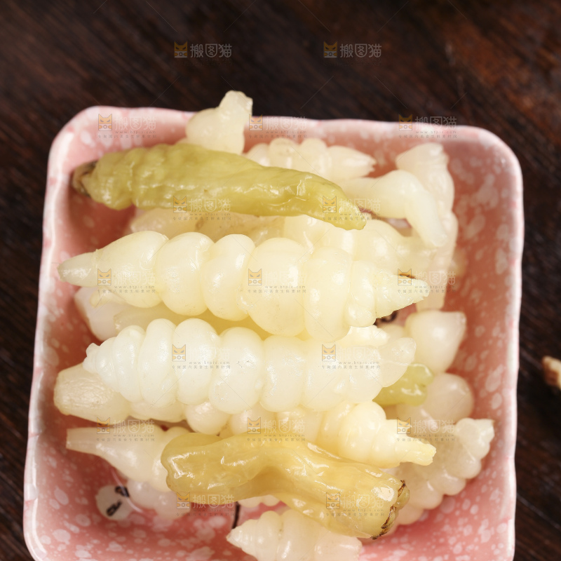 盘子里的泡椒宝塔菜