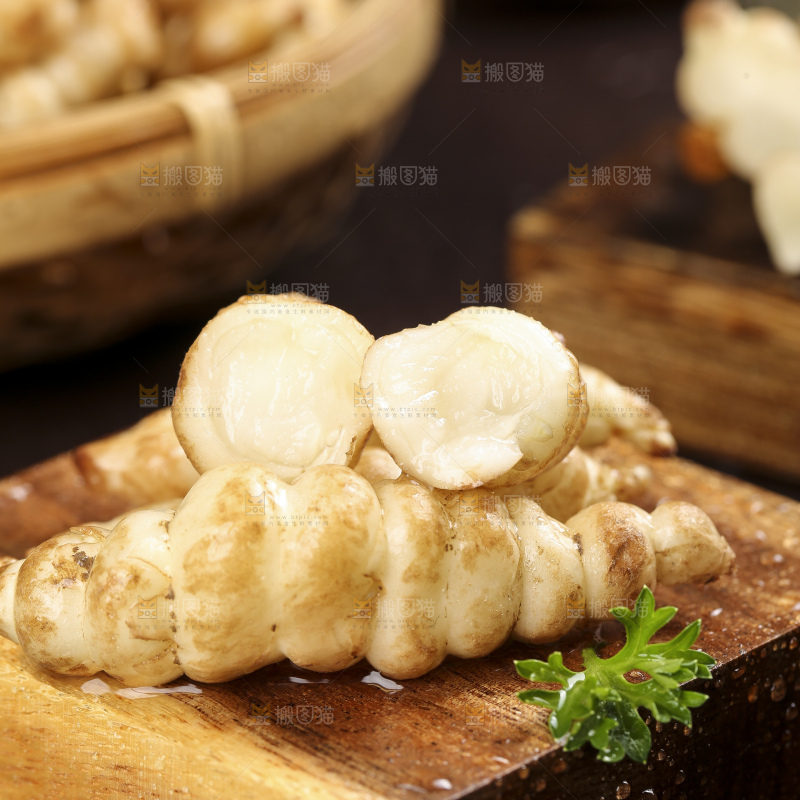 深底上的宝塔菜