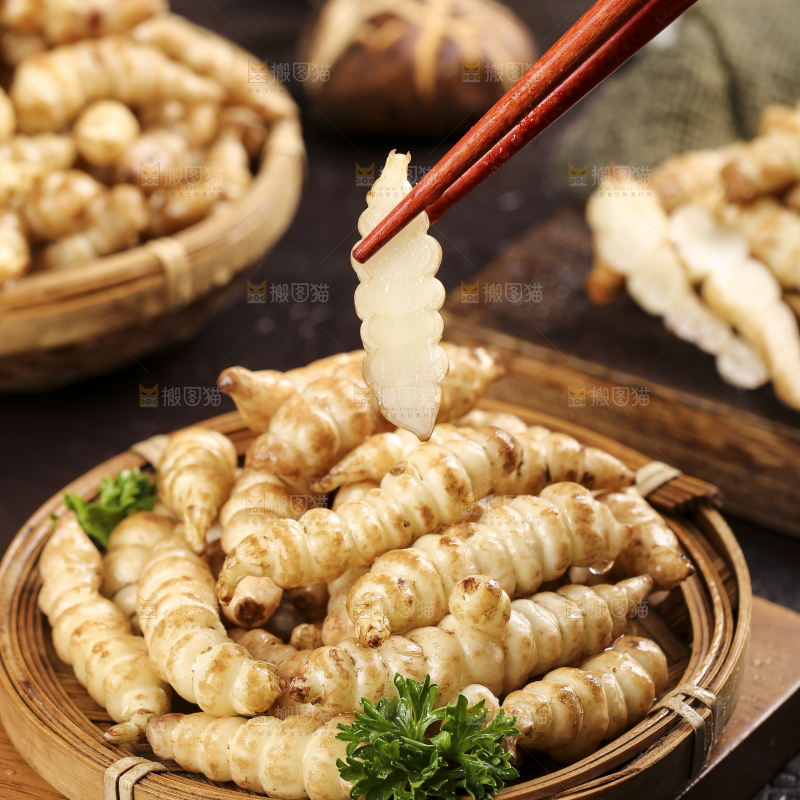 深底上的宝塔菜