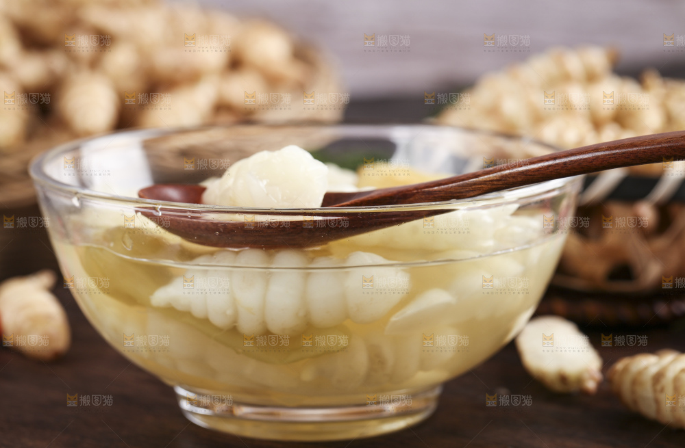 盘子里的泡椒宝塔菜