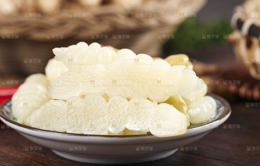 盘子里的泡椒宝塔菜