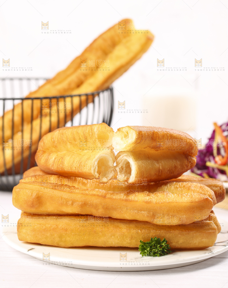 浅底上的香酥油条