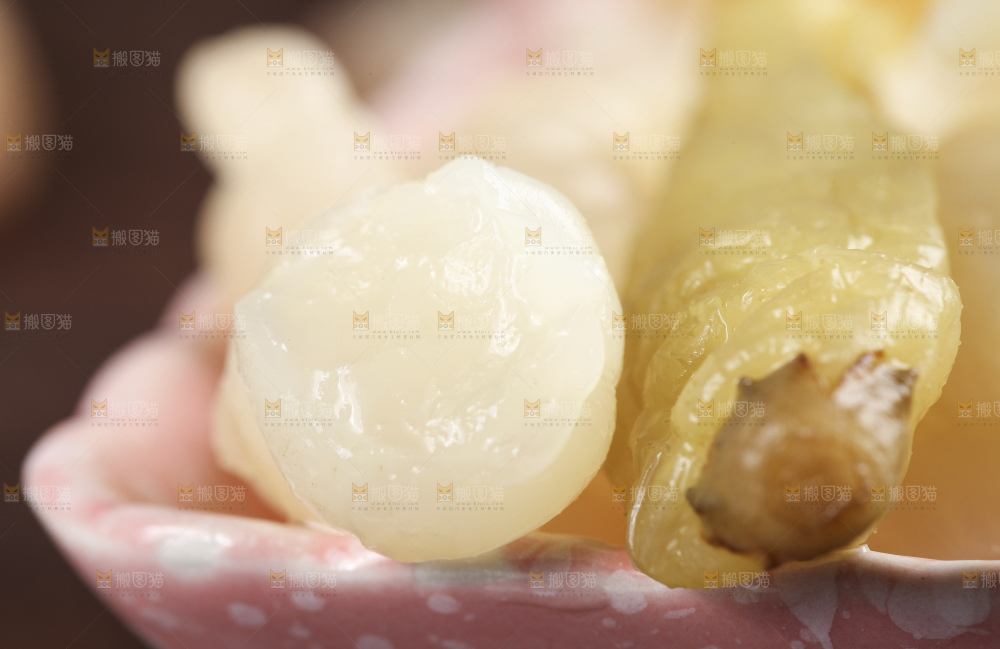 盘子里的泡椒宝塔菜