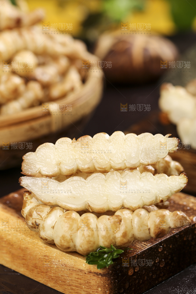 深底上的宝塔菜