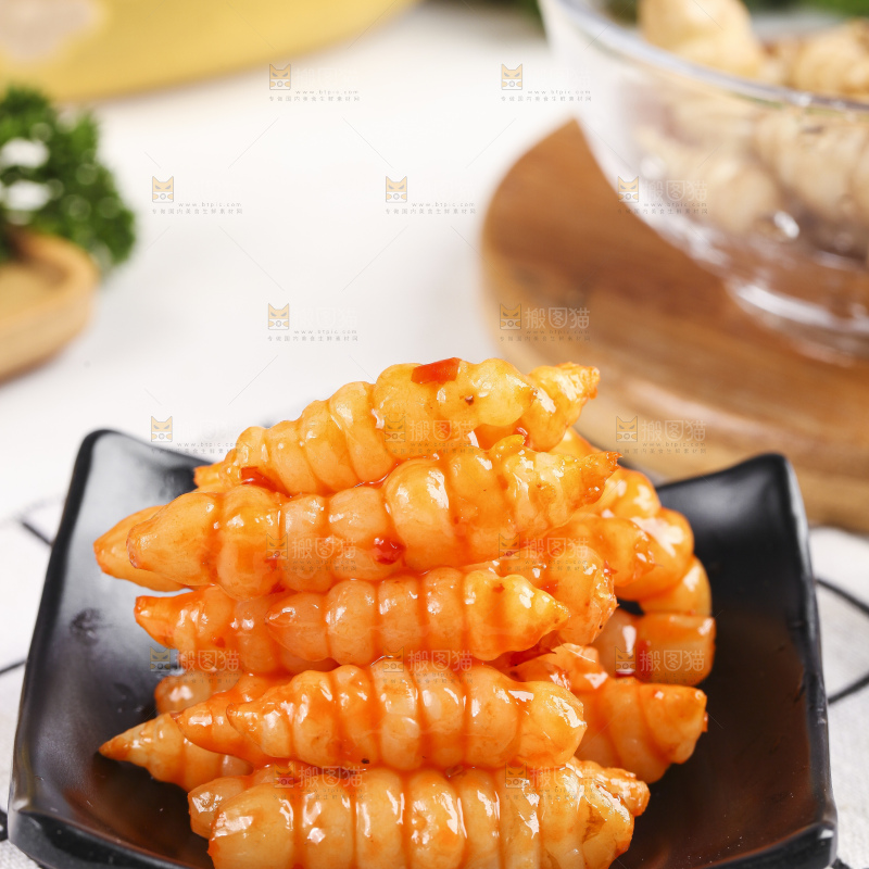 盘子里的红油宝塔菜