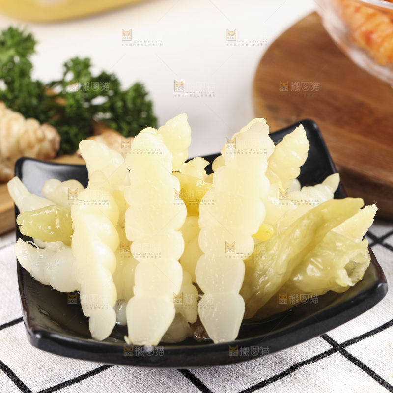 盘子里的泡椒宝塔菜