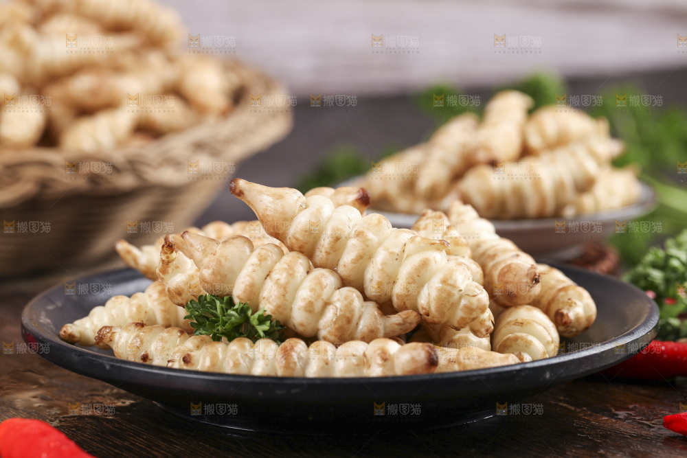 深底上的宝塔菜