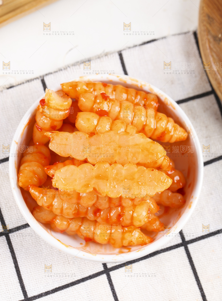 盘子里的红油宝塔菜
