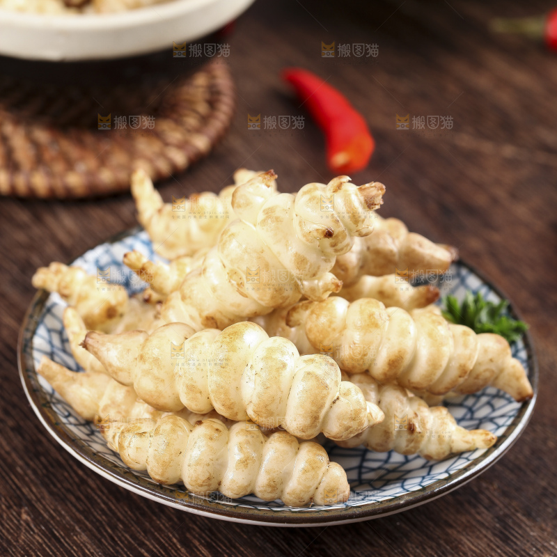 深底上的宝塔菜