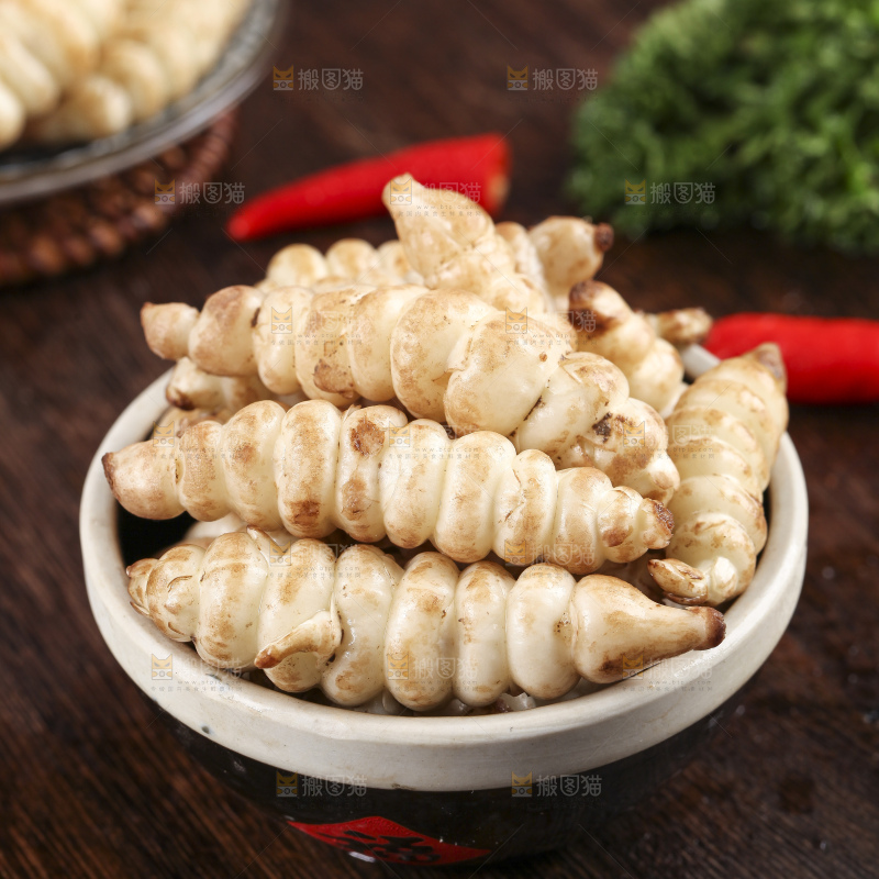 深底上的宝塔菜