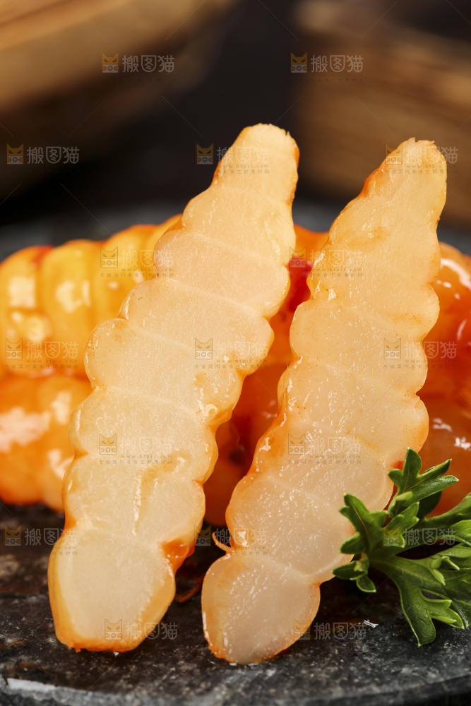 盘子里的红油宝塔菜