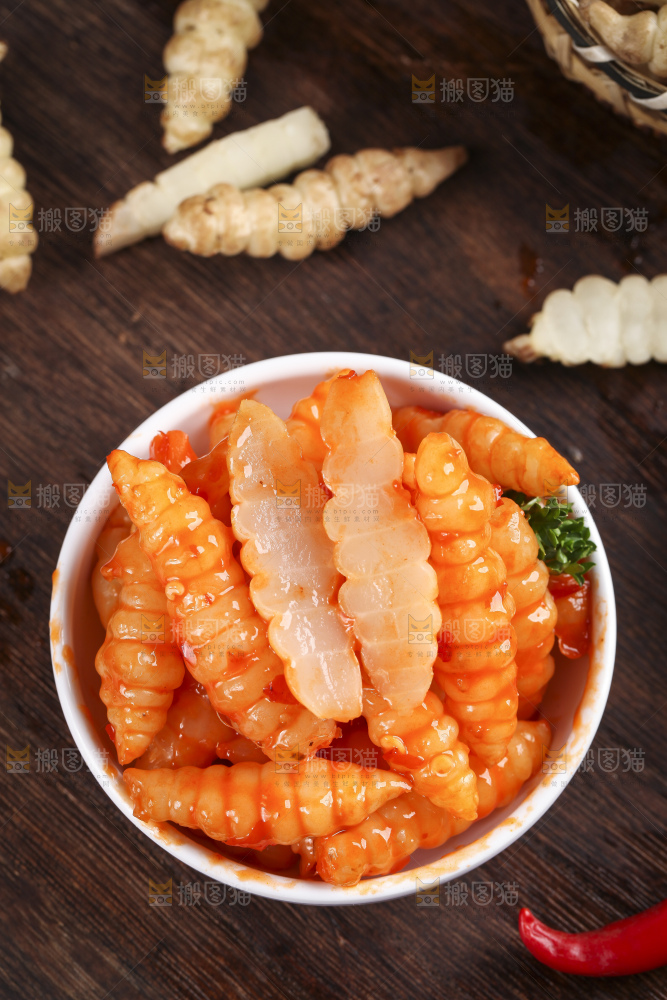 盘子里的红油宝塔菜