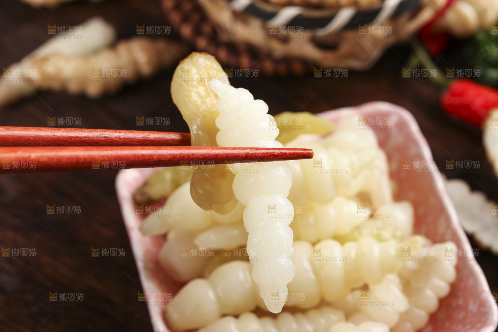 盘子里的泡椒宝塔菜