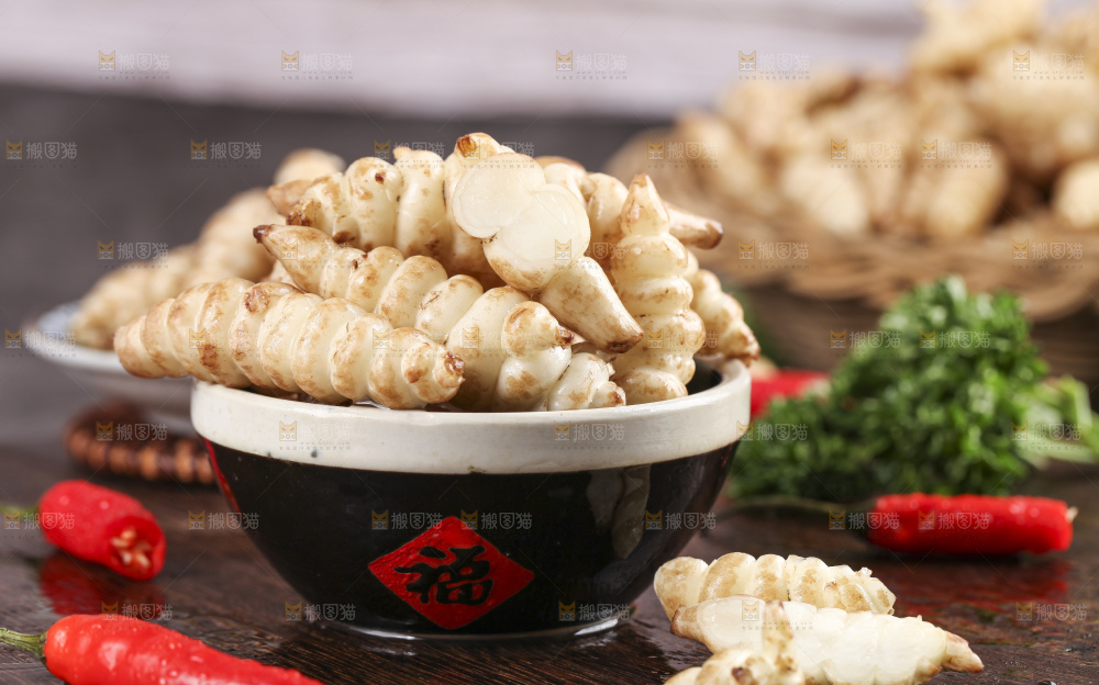 深底上的宝塔菜