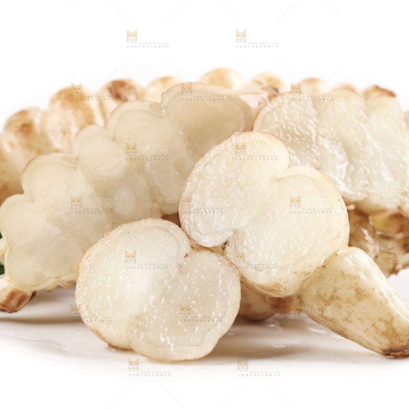 白底上的宝塔菜