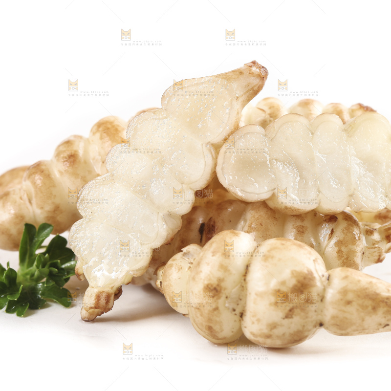 白底上的宝塔菜
