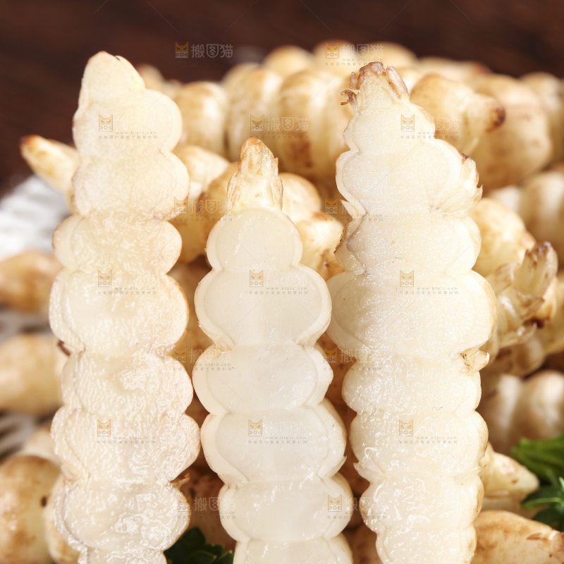 深底上的宝塔菜