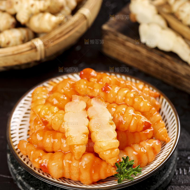 盘子里的红油宝塔菜