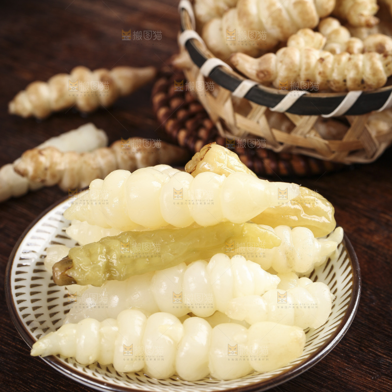 盘子里的泡椒宝塔菜