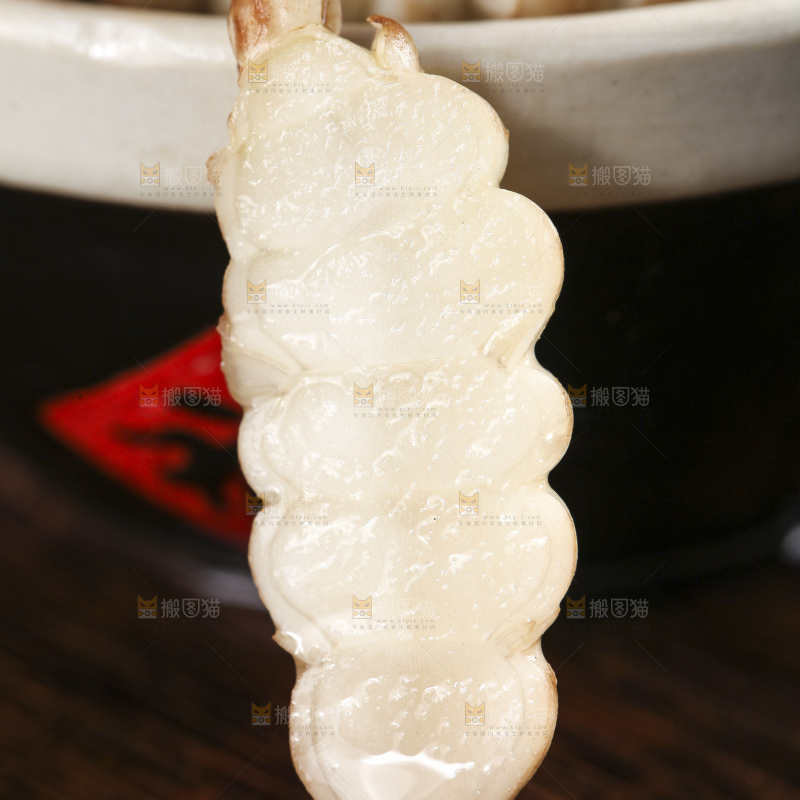 深底上的宝塔菜
