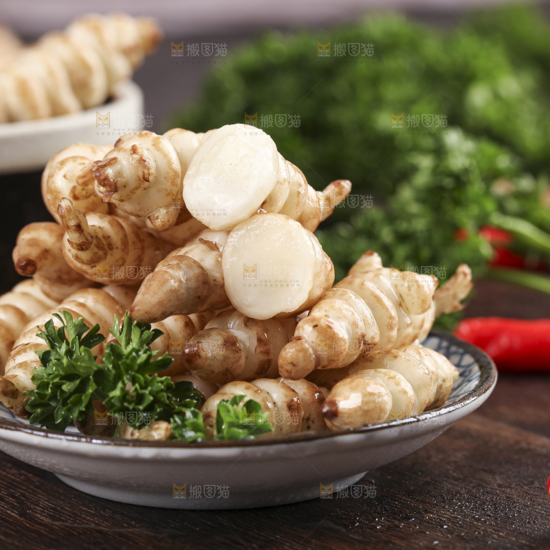 深底上的宝塔菜