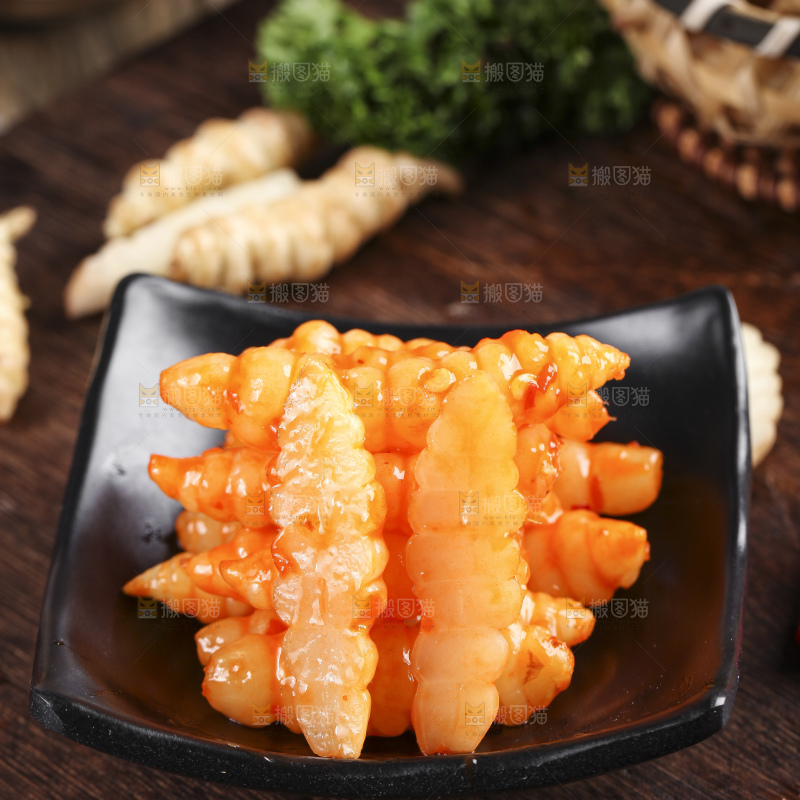 盘子里的红油宝塔菜