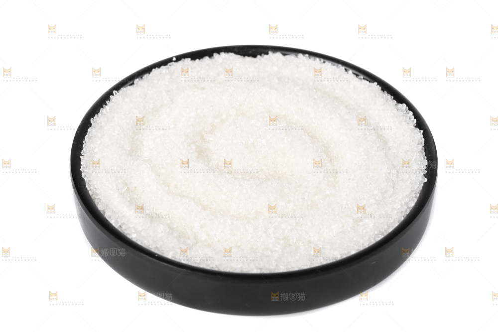 白底上放着白砂糖