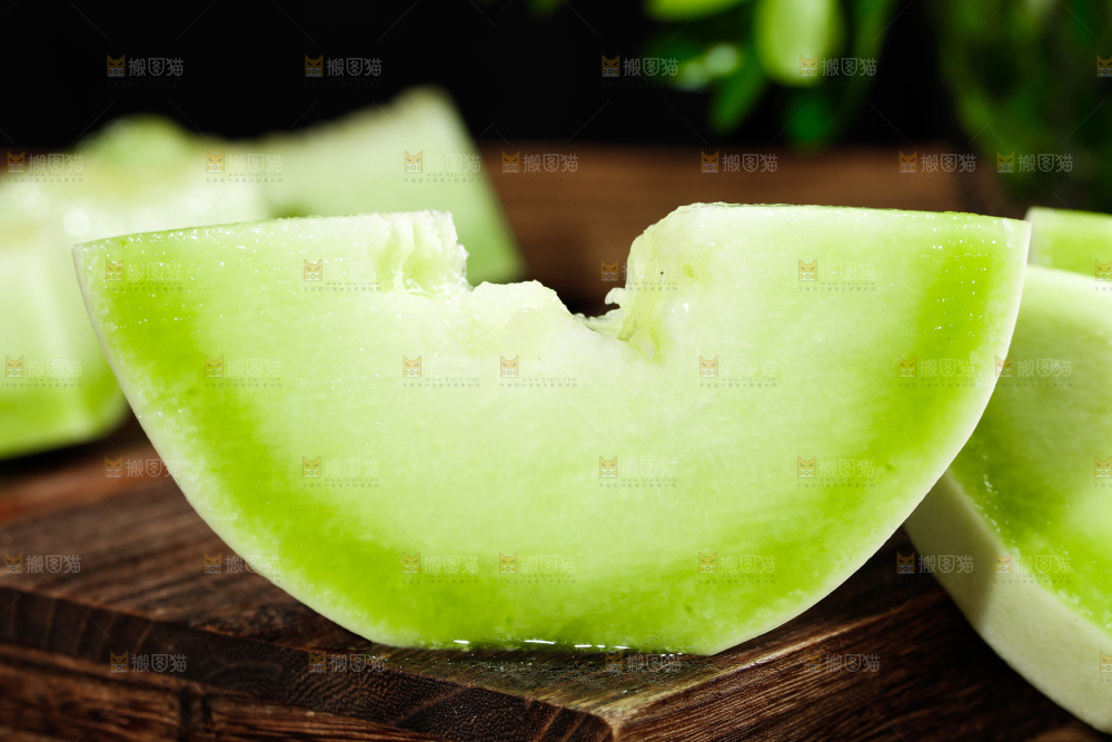 深底上的玉菇甜瓜
