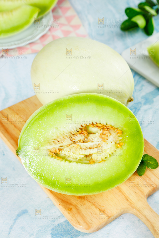 浅底上的玉菇甜瓜