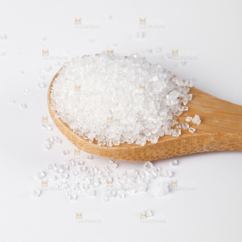 白底上放着白砂糖