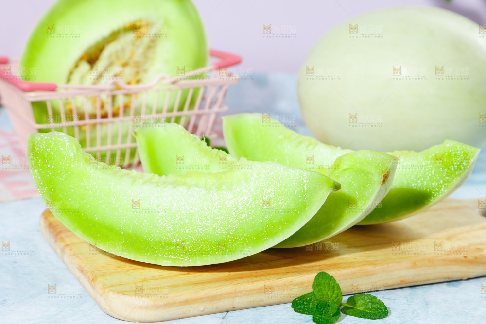 浅底上的玉菇甜瓜