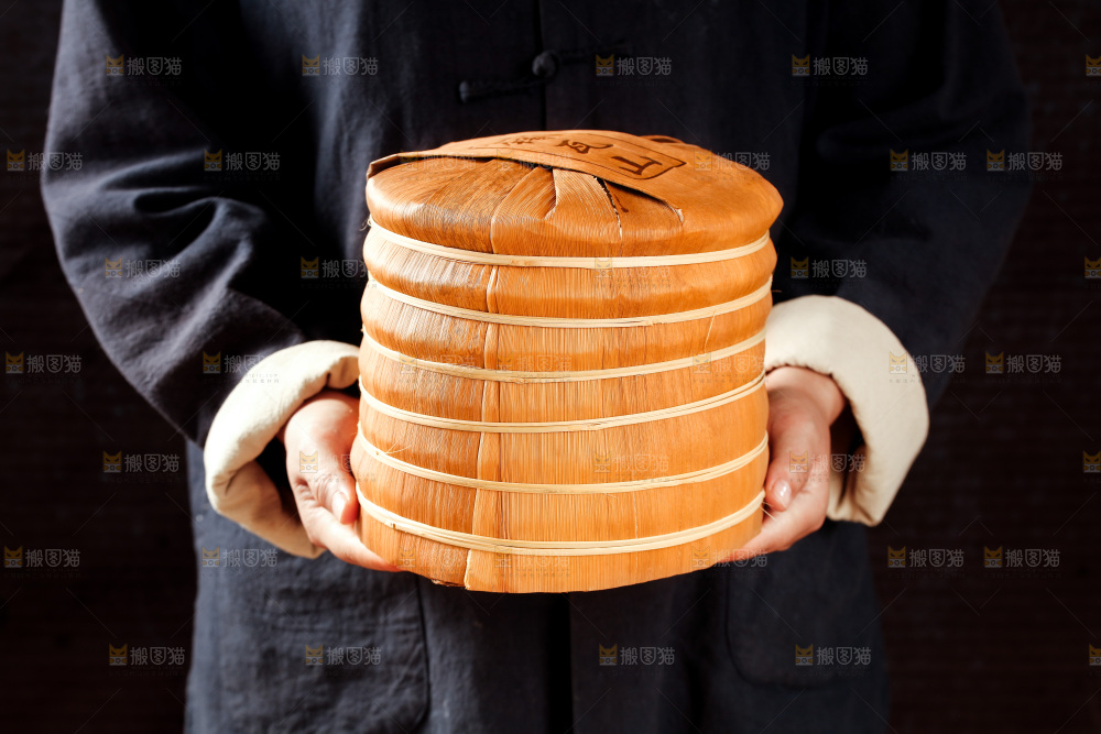 深底上的古树普洱
