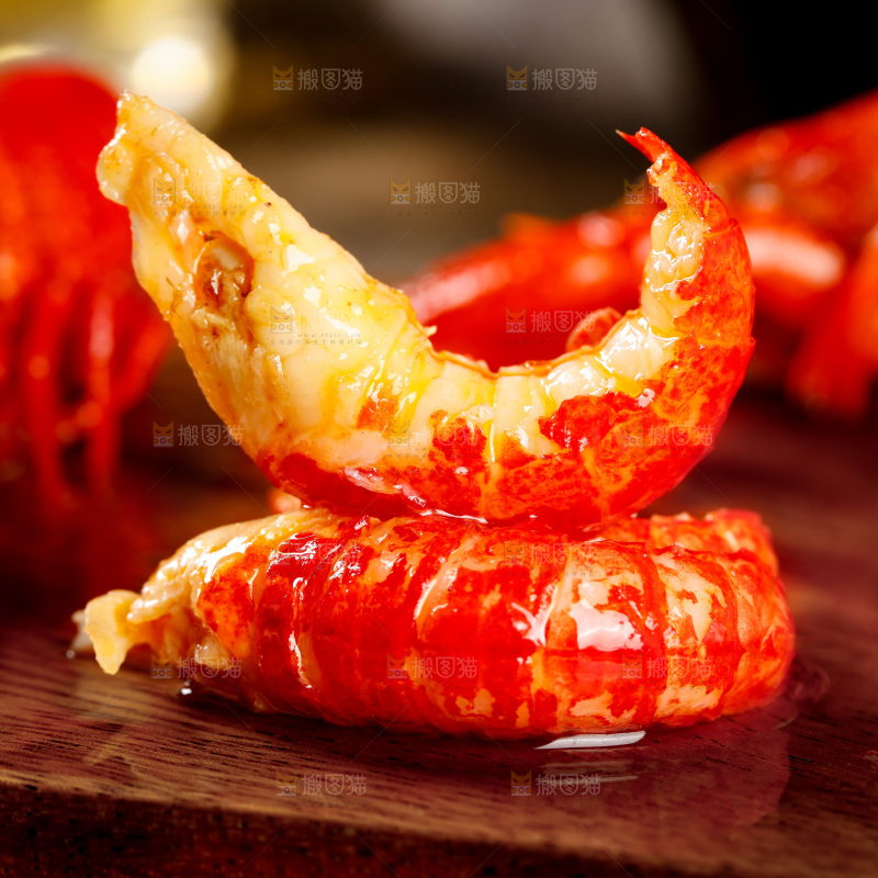 深底上的香辣小龙虾