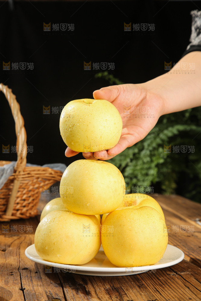 深底上的奶油富士