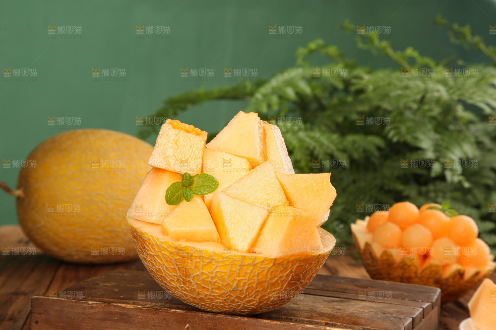 深底上的黄皮哈密瓜