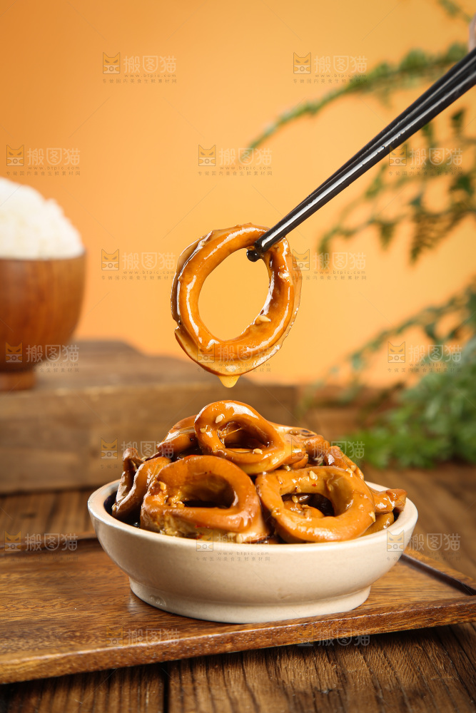 深底上的鱿鱼圈