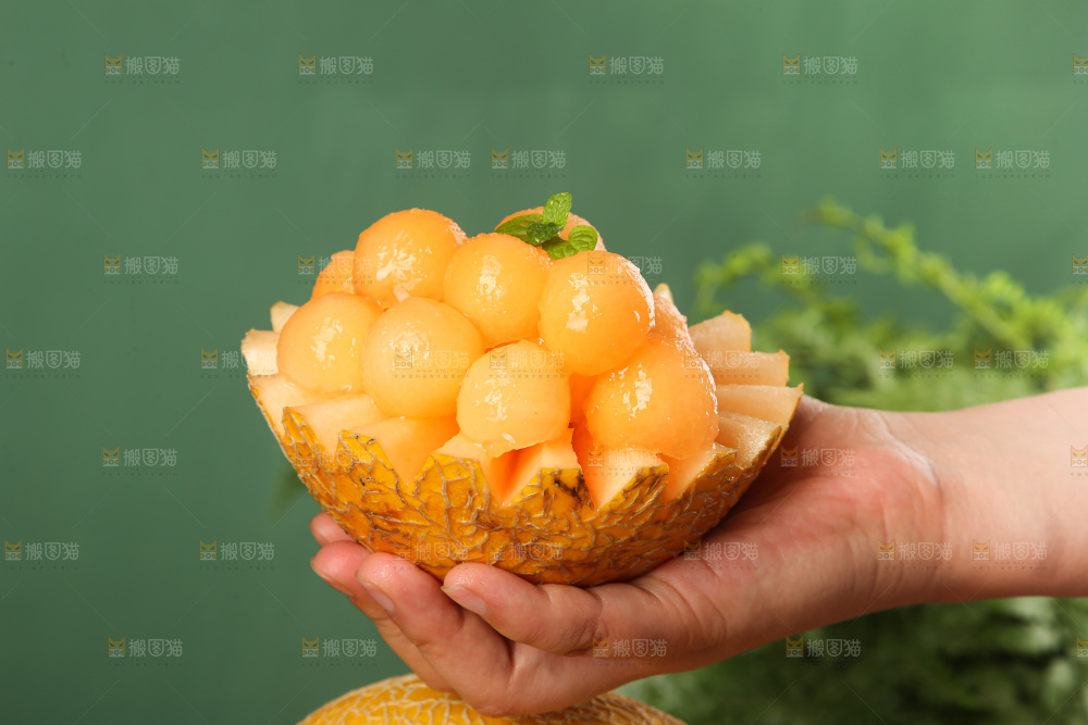 深底上的黄皮哈密瓜