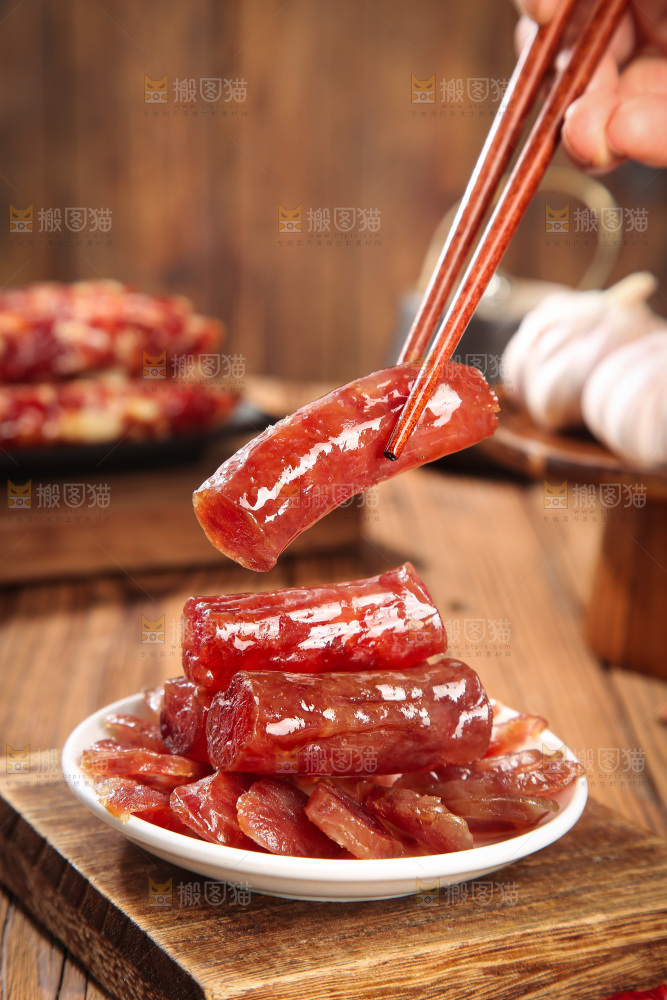 深底上的腊肠