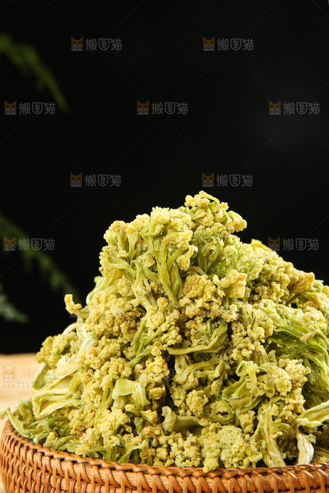 木底上的干花菜
