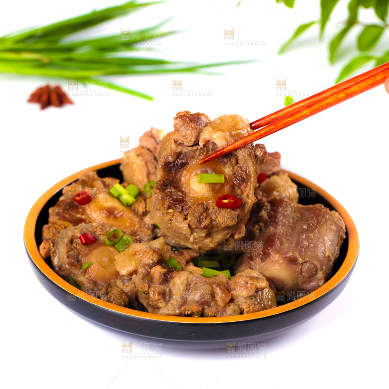 白底上的辣炖牛尾