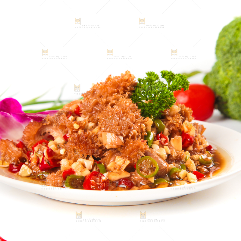 白底上的香辣牛肚
