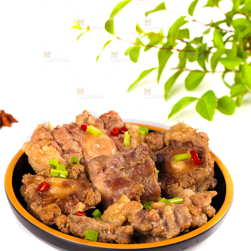 白底上的辣炖牛尾
